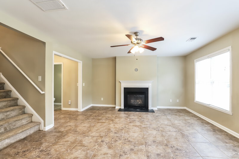 1,770/Mo, 3803 Bluestem Dr Greensboro, NC 27405 Living Room View