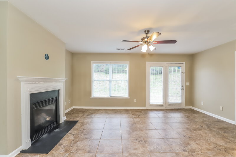 1,770/Mo, 3803 Bluestem Dr Greensboro, NC 27405 Living Room View 2