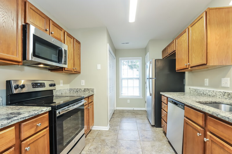 1,770/Mo, 3803 Bluestem Dr Greensboro, NC 27405 Kitchen View