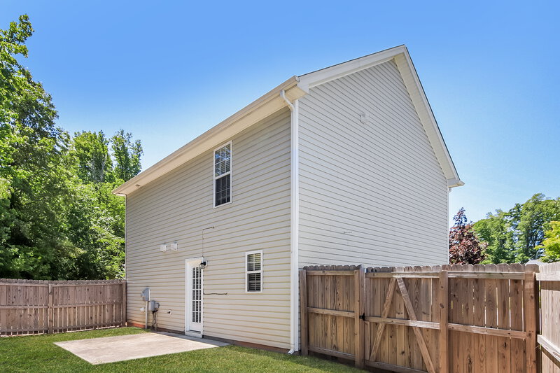 1,735/Mo, 3 Sherbourne Ct Greensboro, NC 27405 Rear View 3