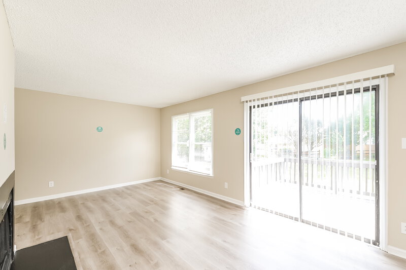 1,540/Mo, 5 Aggie Ct Greensboro, NC 27401 Living Room View