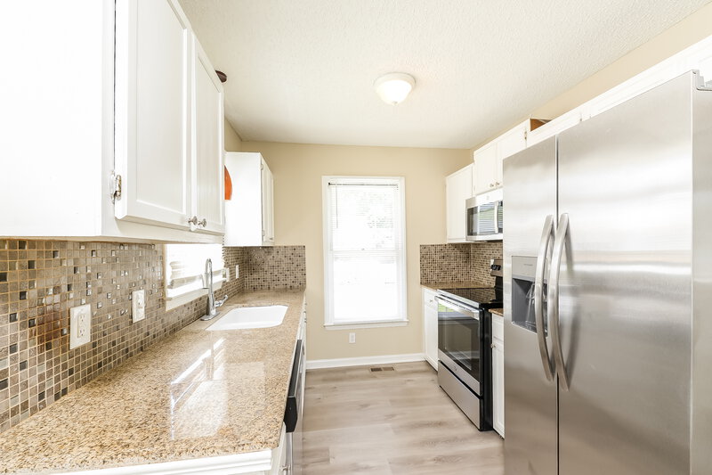 1,540/Mo, 5 Aggie Ct Greensboro, NC 27401 Kitchen View