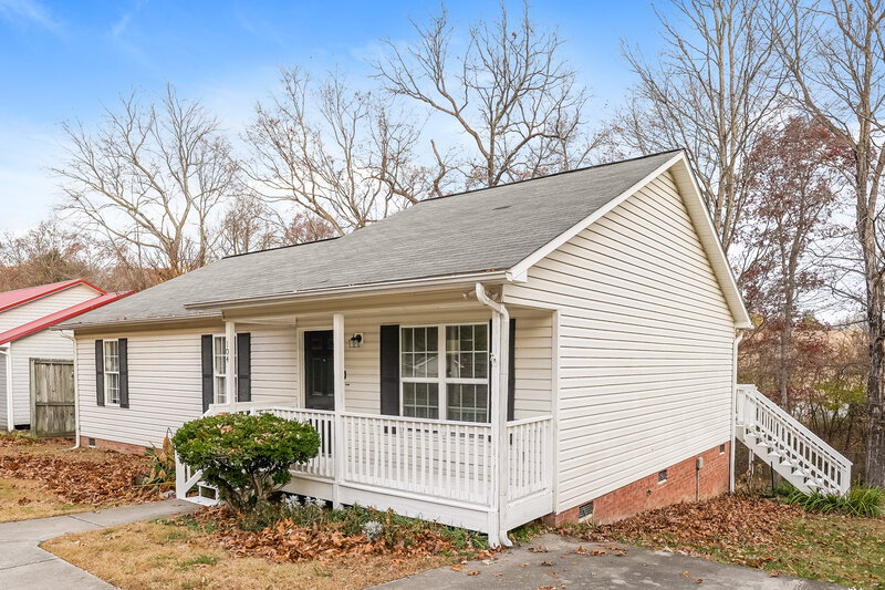 1,520/Mo, 104 James Ave Thomasville, NC 27360 Front View