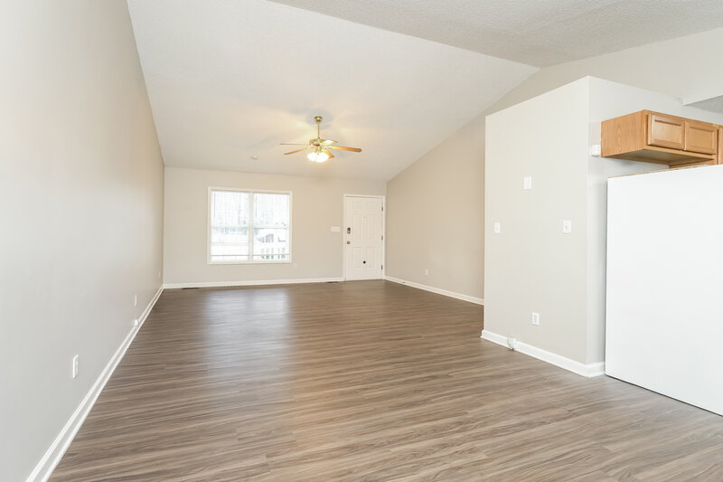 1,520/Mo, 104 James Ave Thomasville, NC 27360 Living Room View