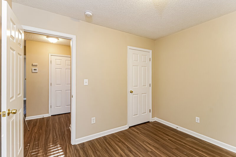 1,590/Mo, 330 Holt St W Burlington, NC 27217 Bedroom View 2