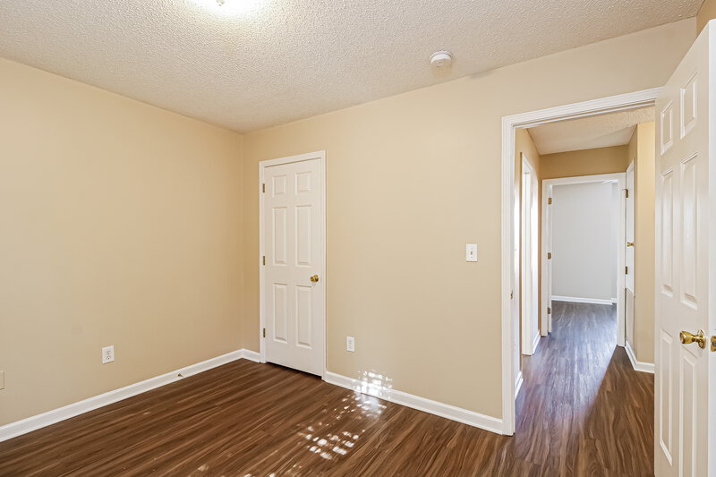 1,590/Mo, 330 Holt St W Burlington, NC 27217 Bedroom View 4