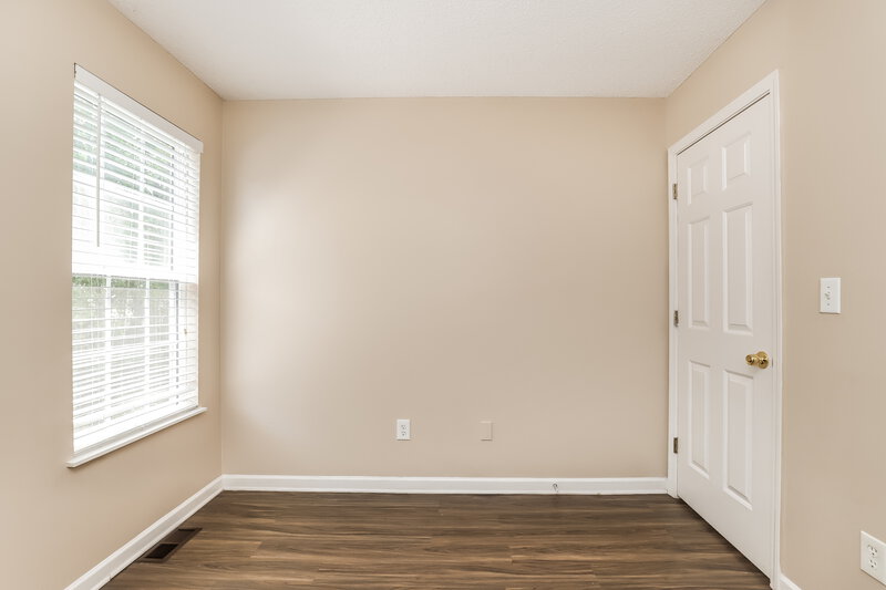 1,595/Mo, 330 Holt St W Burlington, NC 27217 Bedroom View