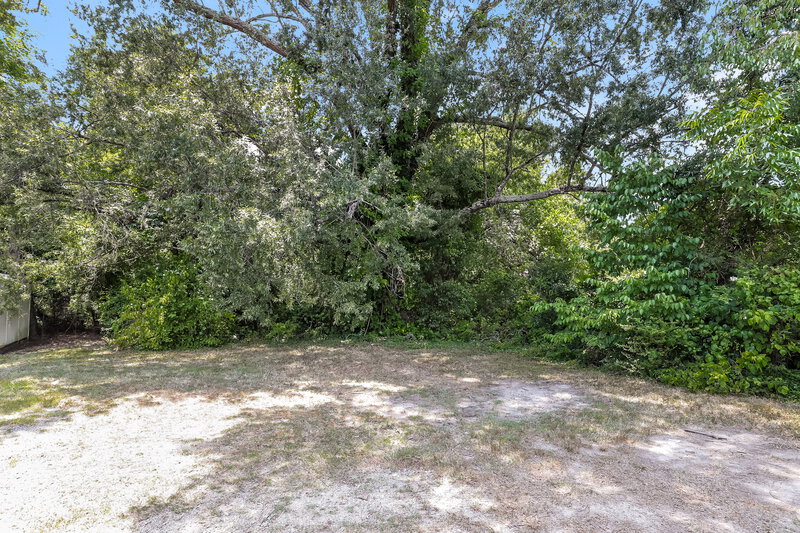 1,595/Mo, 330 Holt St W Burlington, NC 27217 Rear View