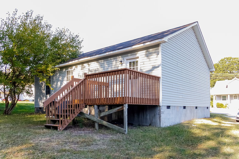1,590/Mo, 330 Holt St W Burlington, NC 27217 Rear View 2
