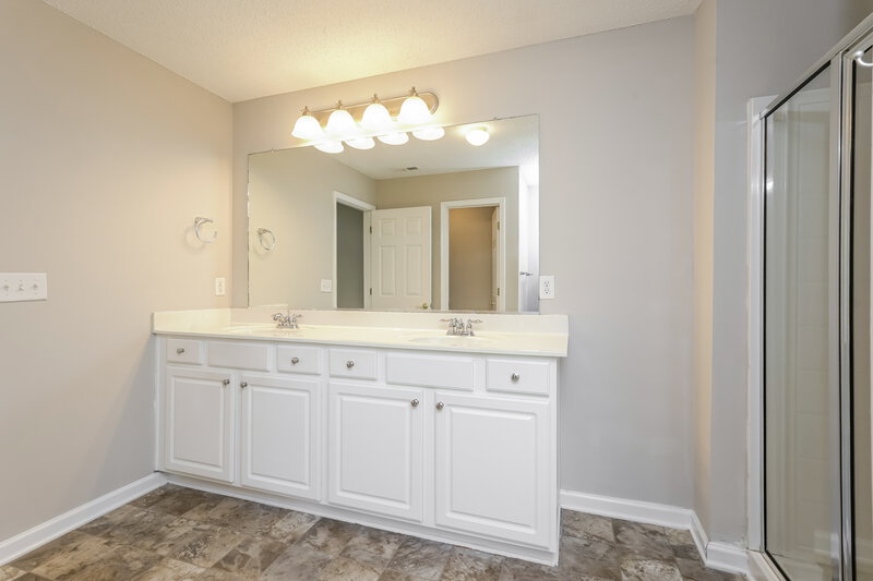 2,275/Mo, 235 Creeks Edge Ct Clemmons, NC 27012 Bathroom View