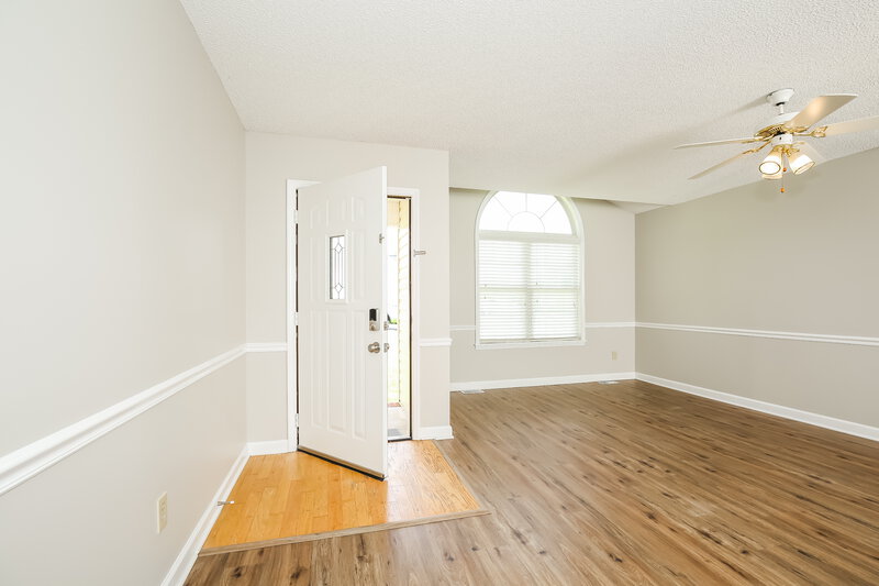 1,465/Mo, 204 Bell Dr Thomasville, NC 27360 Living Room View