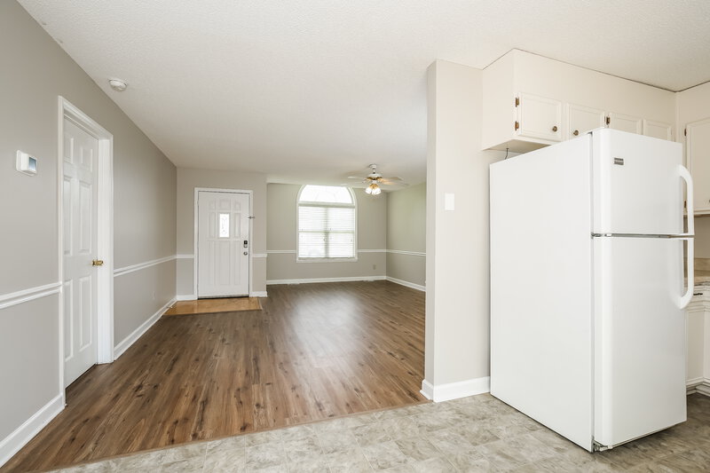 1,465/Mo, 204 Bell Dr Thomasville, NC 27360 Dining Room View 3
