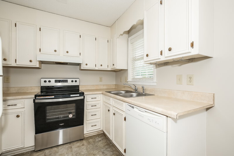 1,765/Mo, 204 Bell Dr Thomasville, NC 27360 Kitchen View