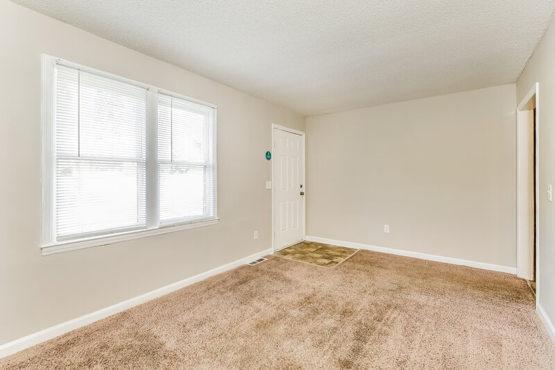 1,105/Mo, 560 Heatherton Ln Rural Hall, NC 27045 Living Room View 2