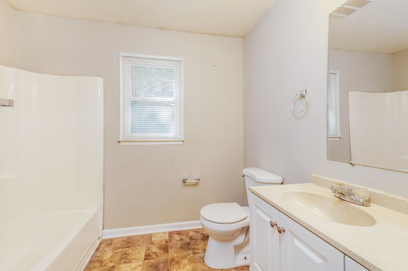 1,105/Mo, 560 Heatherton Ln Rural Hall, NC 27045 Main Bathroom View