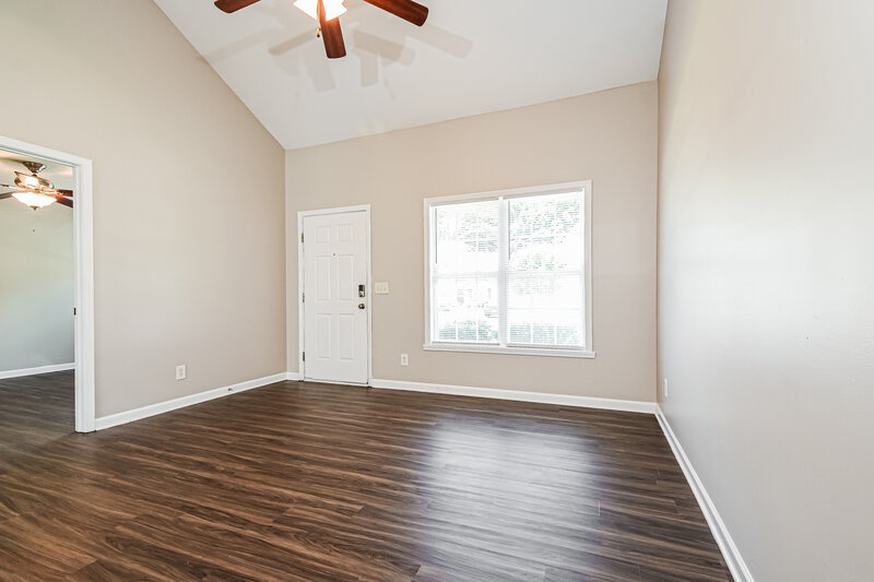 1,790/Mo, 4208 Youngstown Dr Greensboro, NC 27405 Living Room View 2