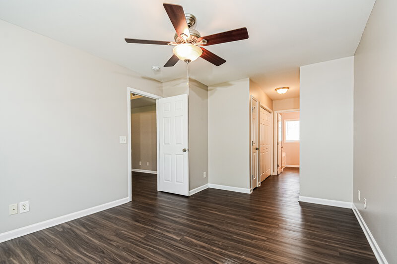 1,790/Mo, 4208 Youngstown Dr Greensboro, NC 27405 Main Bedroom View 2