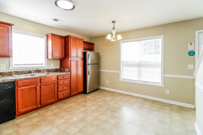 1,775/Mo, 4201 Youngstown Dr Greensboro, NC 27405 Dining Room View 2