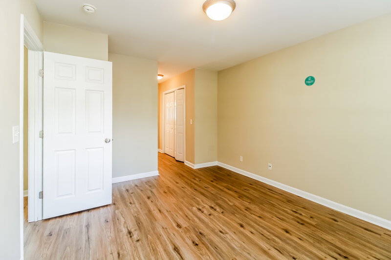 1,775/Mo, 4201 Youngstown Dr Greensboro, NC 27405 Main Bedroom View 2