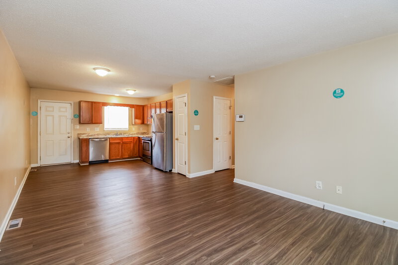 1,565/Mo, 2105 Brightwood School Rd Greensboro, NC 27405 Living Room View