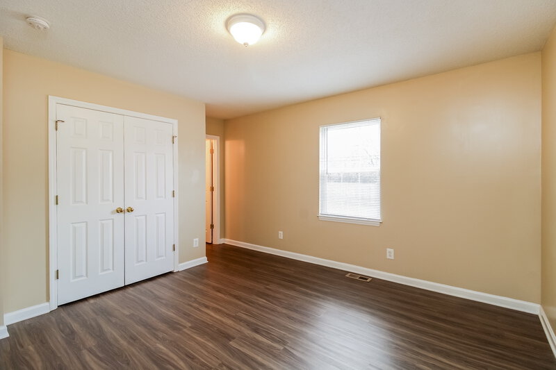 1,565/Mo, 2105 Brightwood School Rd Greensboro, NC 27405 Main Bedroom View