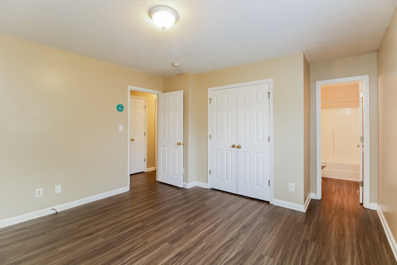 1,565/Mo, 2105 Brightwood School Rd Greensboro, NC 27405 Main Bedroom View 2