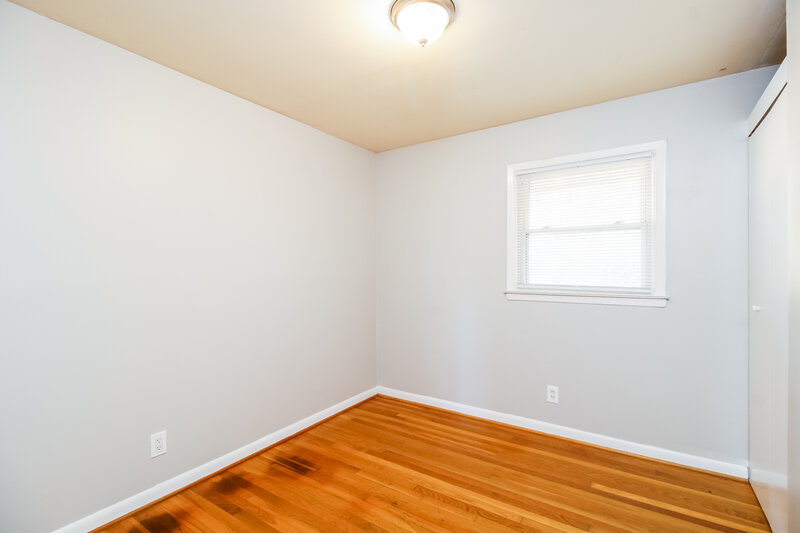 1,595/Mo, 3808 Gentry St Greensboro, NC 27407 Bedroom View