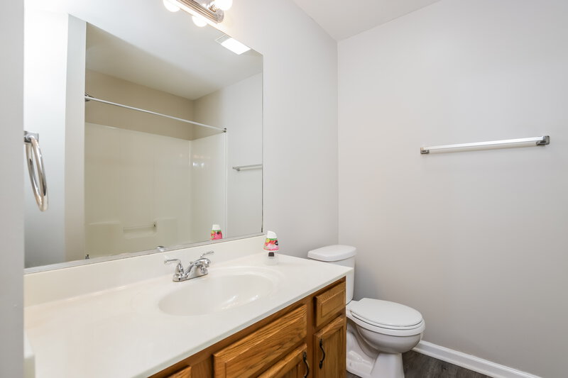 1,505/Mo, 2319 Gallery Pl Winston-Salem, NC 27106 Bathroom View