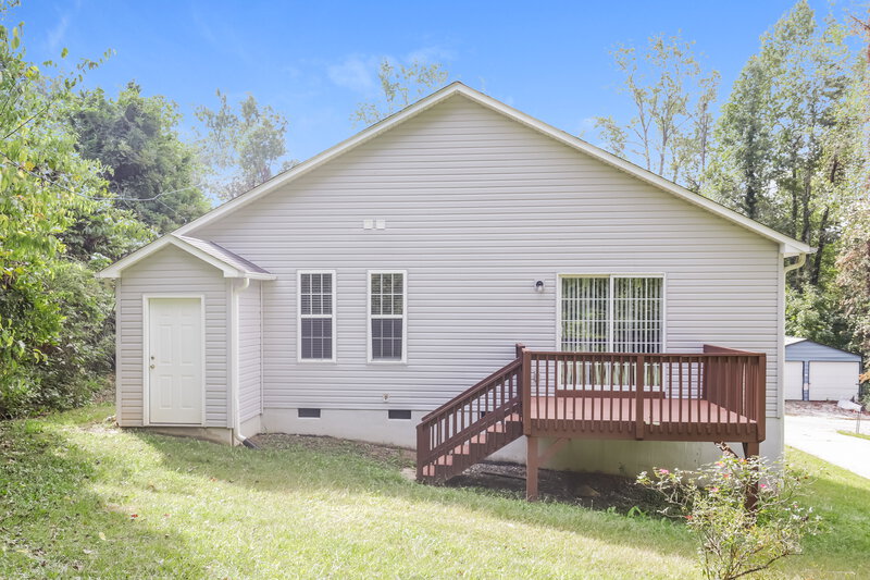 1,505/Mo, 2319 Gallery Pl Winston-Salem, NC 27106 Rear View