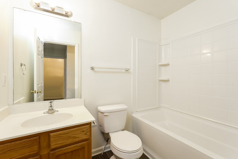 1,800/Mo, 4802 Mystic Oak Dr Browns Summit, NC 27214 Bathroom View