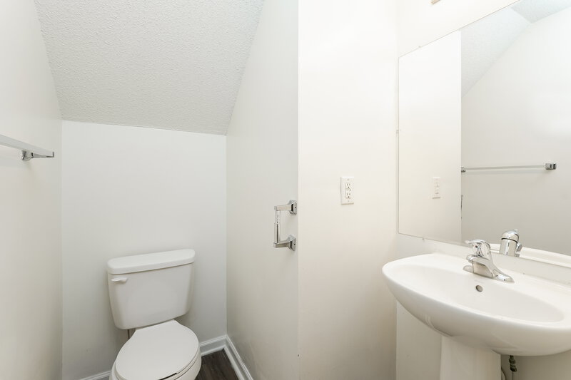 1,800/Mo, 4802 Mystic Oak Dr Browns Summit, NC 27214 Bathroom View 3