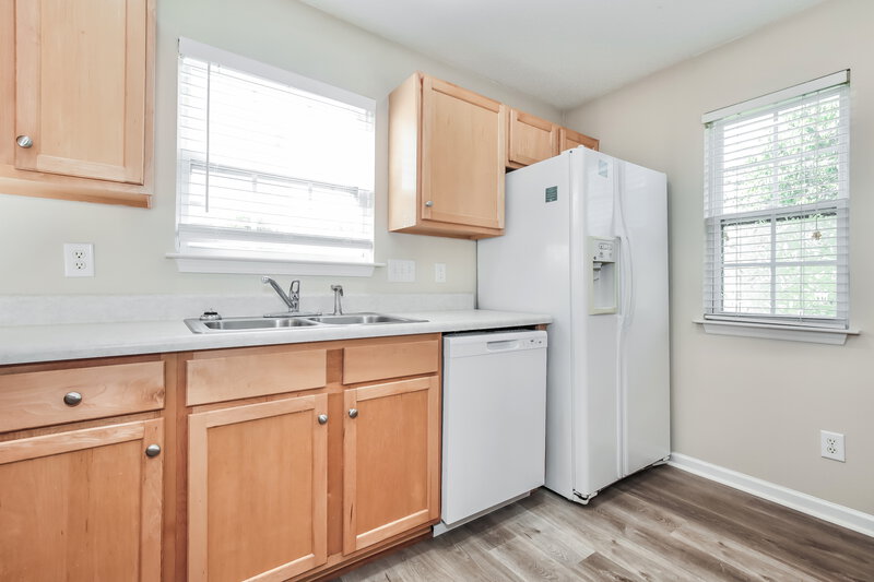 1,620/Mo, 1110 Glory Vine Rd Whitsett, NC 27377 Kitchen View 2