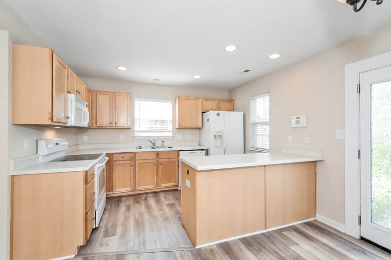 1,620/Mo, 1110 Glory Vine Rd Whitsett, NC 27377 Kitchen View 4