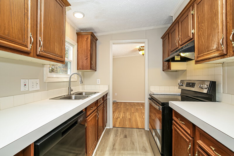 1,665/Mo, 5900 Holder Clemmons, NC 27012 Kitchen View 2