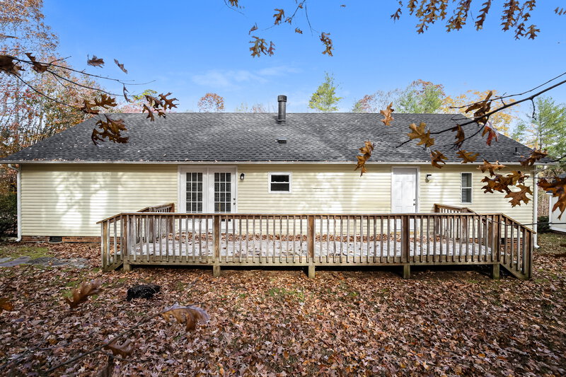 1,665/Mo, 5900 Holder Clemmons, NC 27012 Rear View