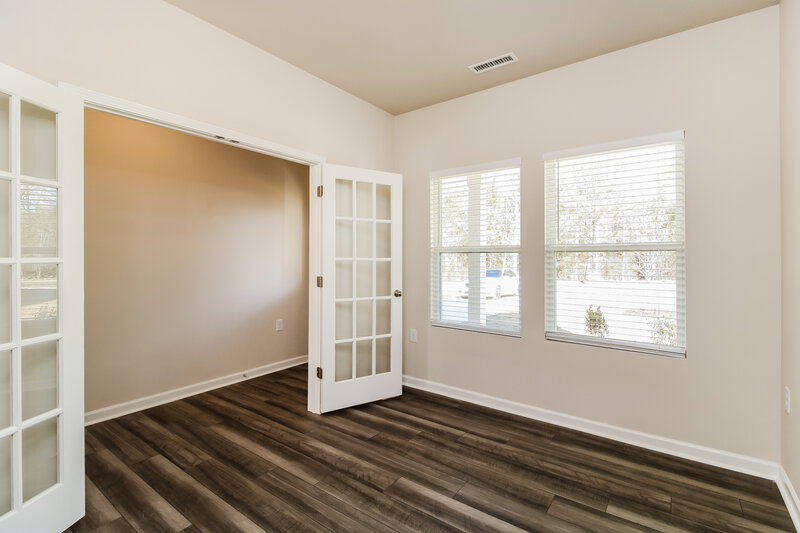 1,945/Mo, 111 Windy Knoll Dr Graham, NC 27253 Office View