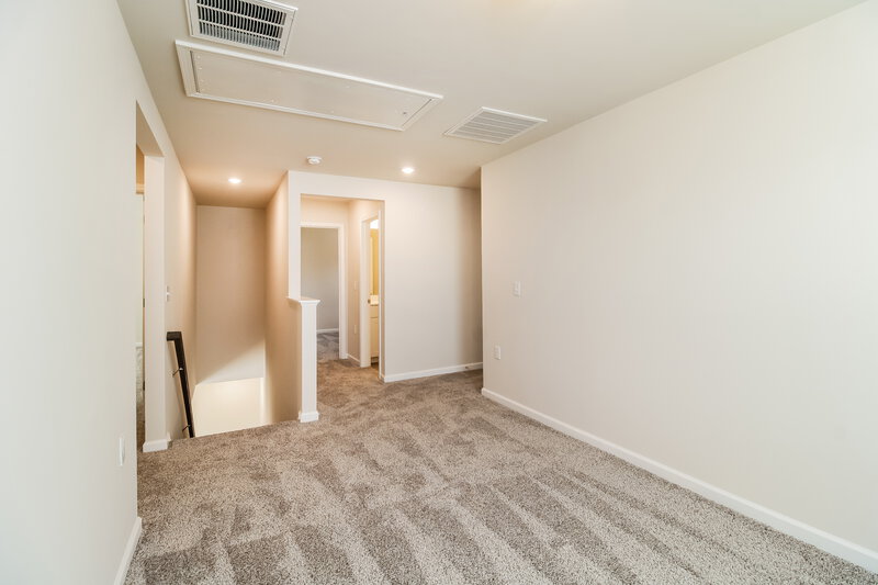 1,945/Mo, 111 Windy Knoll Dr Graham, NC 27253 Loft View