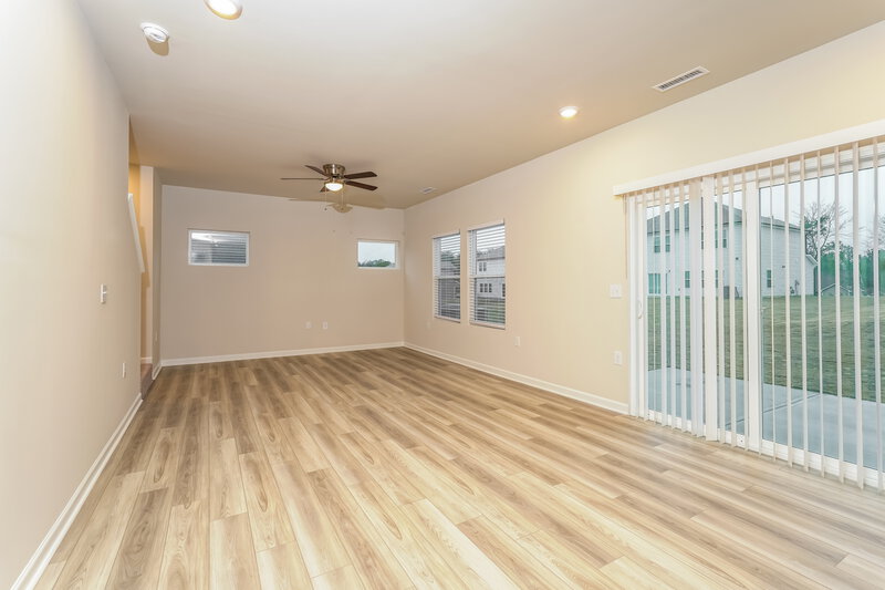 2,085/Mo, 215 Stillhouse Farm Dr Graham, NC 27253 Living Room View