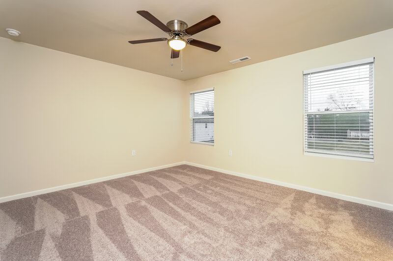 2,085/Mo, 215 Stillhouse Farm Dr Graham, NC 27253 Main Bedroom View
