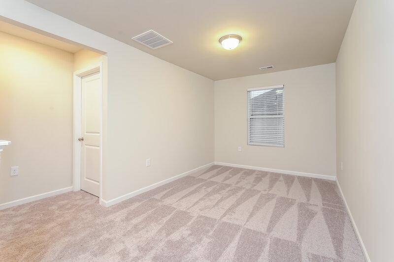 2,085/Mo, 215 Stillhouse Farm Dr Graham, NC 27253 Bedroom View 3
