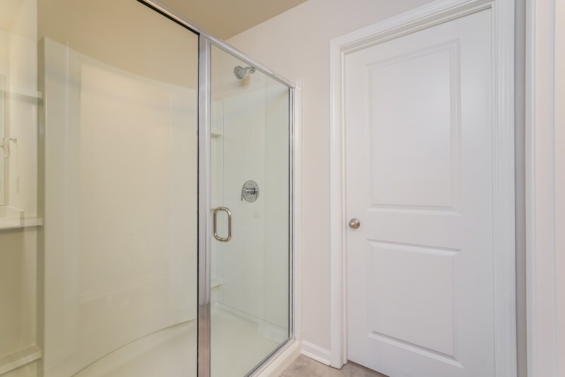 2,085/Mo, 215 Stillhouse Farm Dr Graham, NC 27253 Bathroom View