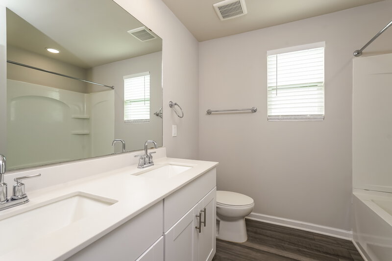 2,045/Mo, 1036 Cherry Stem Road Haw River, NC 27258 Bathroom View