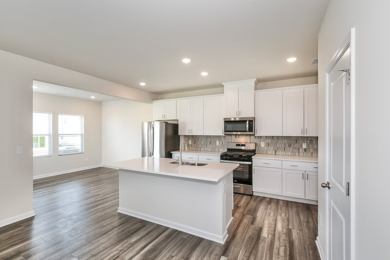 2,050/Mo, 1420 Orchard Hill Road Haw River, NC 27258 Kitchen View 2