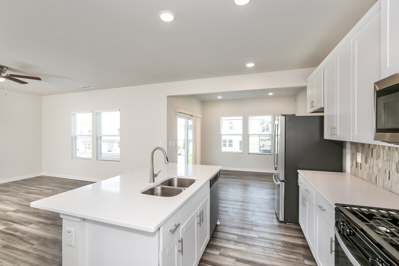 2,050/Mo, 1420 Orchard Hill Road Haw River, NC 27258 Kitchen View 3