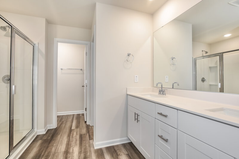 2,050/Mo, 1420 Orchard Hill Road Haw River, NC 27258 Main Bathroom View