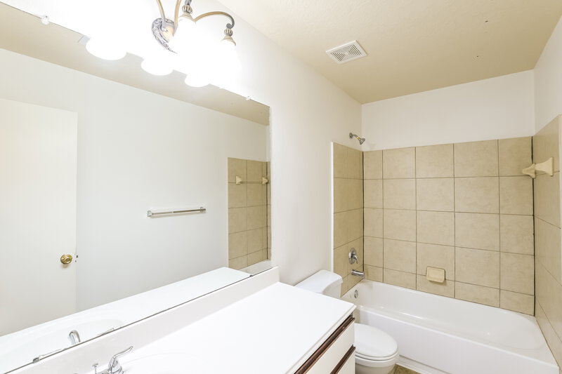 1,875/Mo, 16806 Accolade Way Conroe, TX 77385 Bathroom View