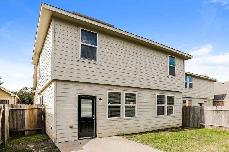 2,000/Mo, 13006 Echo Landing Dr Houston, TX 77070 Rear View 2