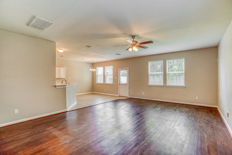 1,980/Mo, 13034 Rose Landing Dr Houston, TX 77070 Living Room View 2