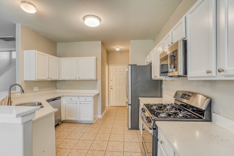 1,980/Mo, 13034 Rose Landing Dr Houston, TX 77070 Kitchen View 2