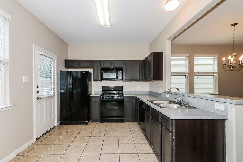1,980/Mo, 13038 Rose Landing Dr Houston, TX 77070 Kitchen View